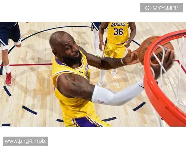 又遭里程悲!詹姆斯16+8+5加冕历史进球王 磕到手肘苦吞败仗 又遭里程悲!詹姆斯16+8+5加冕历史进球王 磕到手肘苦吞败仗